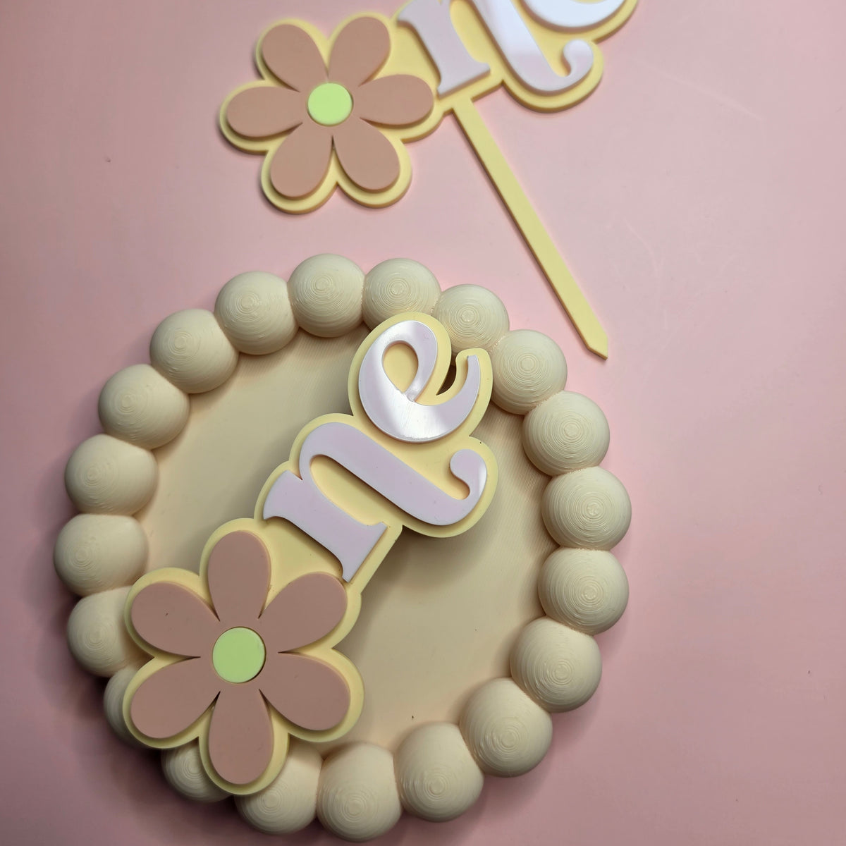 Groovy Daisy One Cake Topper